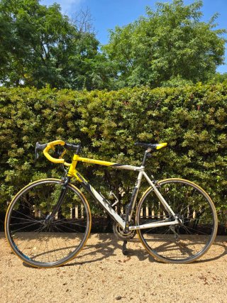 Bicicleta de ruta + accesorios