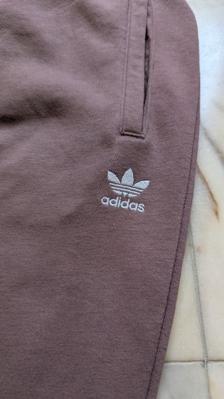 Jogger Adidas Morado Talla L