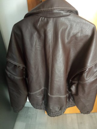 Cazadora polipiel marrón efecto piel talla XS