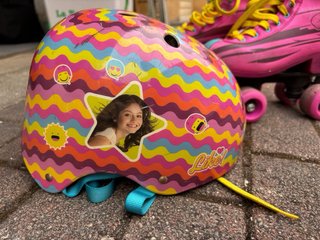 Patines Soy Luna Rosas con Amarillo con casco