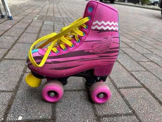 Patines Soy Luna Rosas con Amarillo con casco
