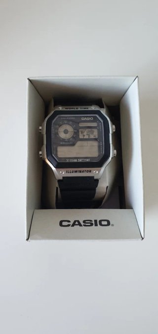 Reloj Casio AE-1200WH-1C