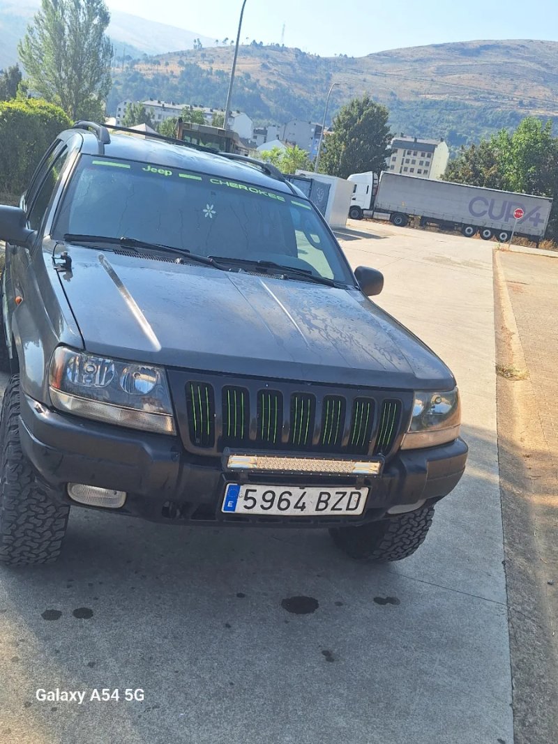 Jeep Cherokee 2002 - foto 1