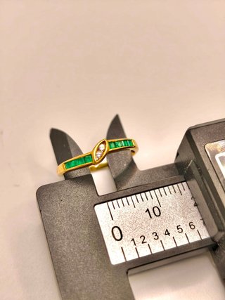 Anillo Oro 18k Brillantes y Esmeraldas 1,36gr T11