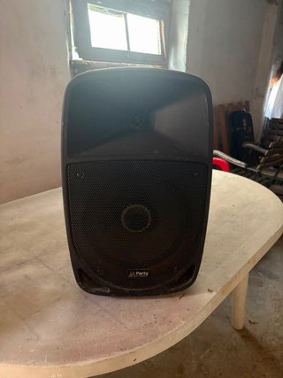 Altavoz grande y altavoz pequeño tipo carrito