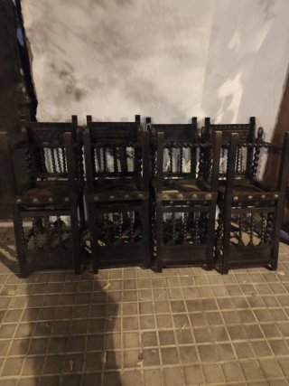 8 Sillas Antiguas de Madera y Piel