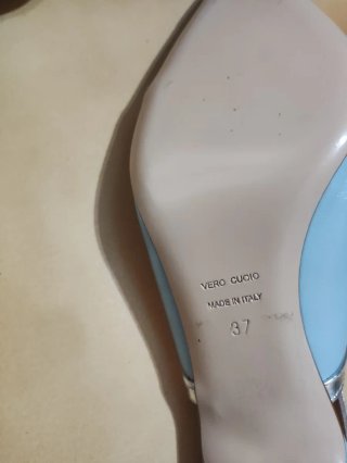 Scarpe eleganti azzurre con cinturino