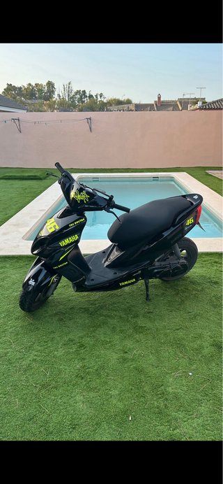 Yamaha Jog RR Negra