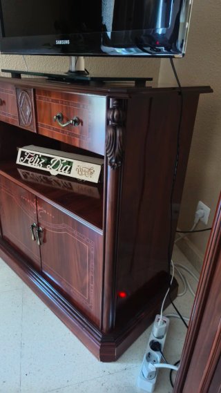 Mesa de comedor y mueble de tv