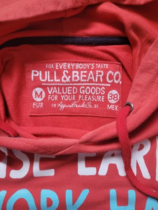 Sudadera Pull & Bear con capucha roja