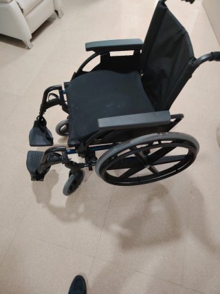Silla de ruedas + colchón antiescara