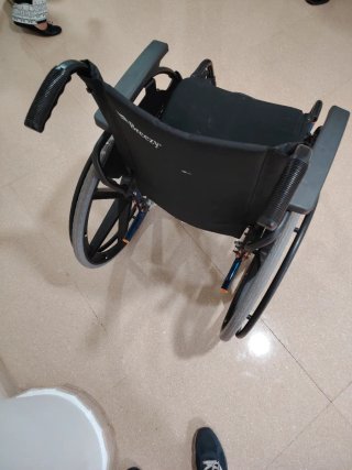 Silla de ruedas + colchón antiescara