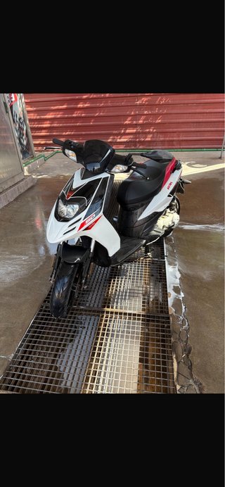 Aprilia SR 50 Motard Scooter