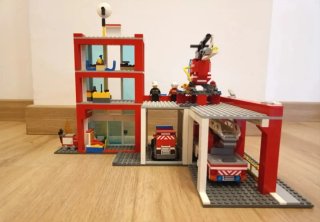 Lego Estación de Bomberos con Vehículos