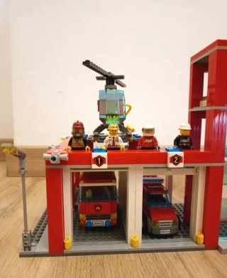 Lego Estación de Bomberos con Vehículos