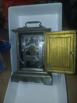 Reloj de sobremesa antiguo
