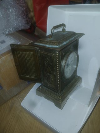 Reloj de sobremesa antiguo