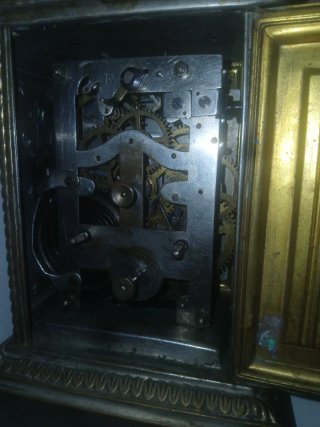 Reloj de sobremesa antiguo