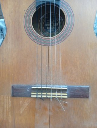 Guitarra Juan Estruch para reparar