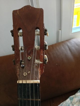 Guitarra Juan Estruch para reparar