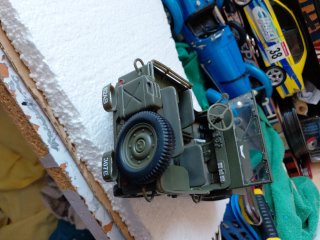 Coche a escala 1:18