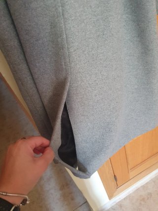 Abrigo Tintoretto Gris con Capucha y Cinturón