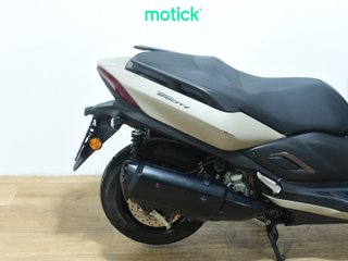 YAMAHA TRICITY 300
