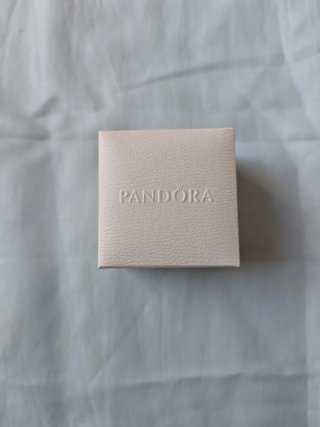 Anillo Pandora Alianza Corazones y Circonitas