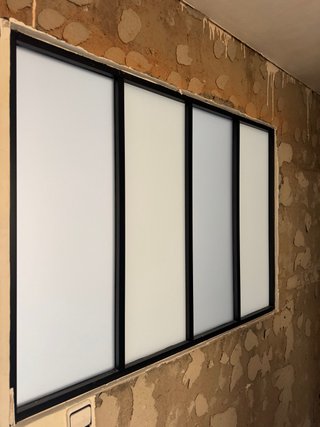 Ventana aluminio cristal opaco