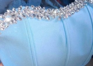 Vestido fiesta azul celeste con pedrería