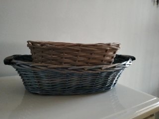 Ceste in vimini marrone e azzurro