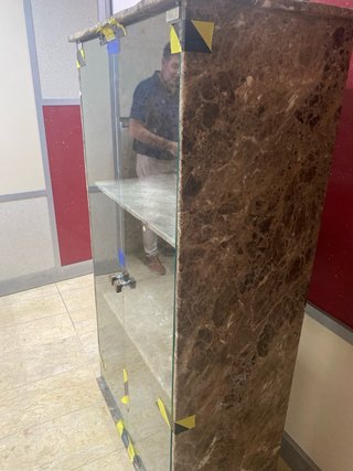Mueble Vitrina Mármol y Cristal