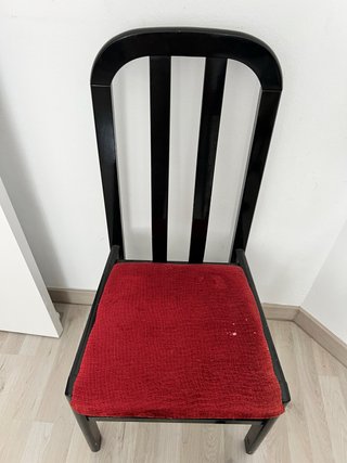 Juego de 4 sillas de madera negras y rojas