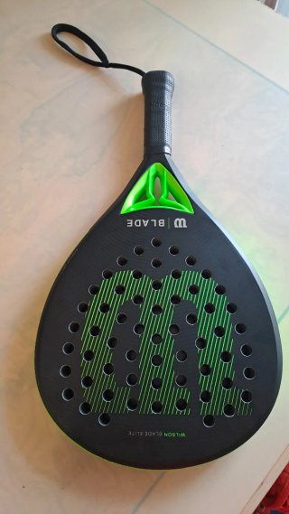 Raqueta de pádel Wilson Blade con funda