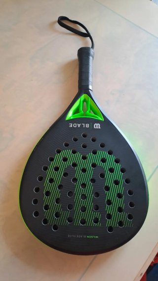 Raqueta de pádel Wilson Blade con funda