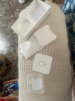 Caja iPhone 13 negro
