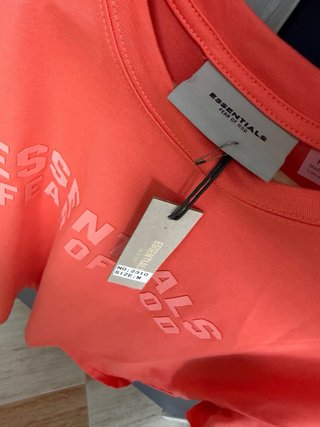 Camiseta Essentials Fear of God Salmón Talla M