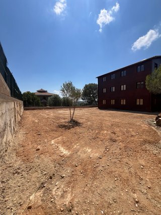 Parcela Terreno urbano de 450 m² llano y vallado