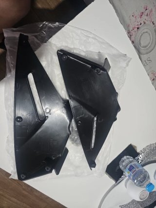 Pastas Laterales Aprilia RS 125cc Nuevas