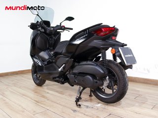 YAMAHA X-MAX 125