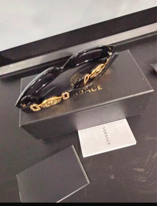 Gafas de Sol Versace 4425U Negras y Doradas