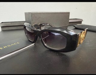 Gafas de Sol Versace 4425U Negras y Doradas