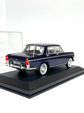 Seat 1500 (1971) escala 1/43