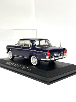 Seat 1500 (1971) escala 1/43