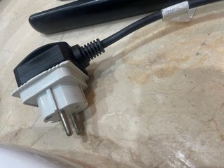 Plancha de pelo TRESemmé negra