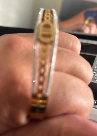 Pulsera Dorada con Brillantes Acero
