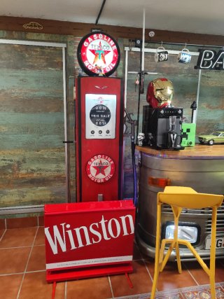 Expositor Winston antiguo