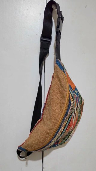 Riñonera étnica multicolor hecha a mano