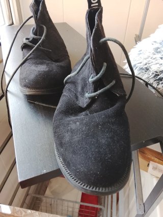 Botines negros con cordones