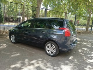 Peugeot 5008 2012